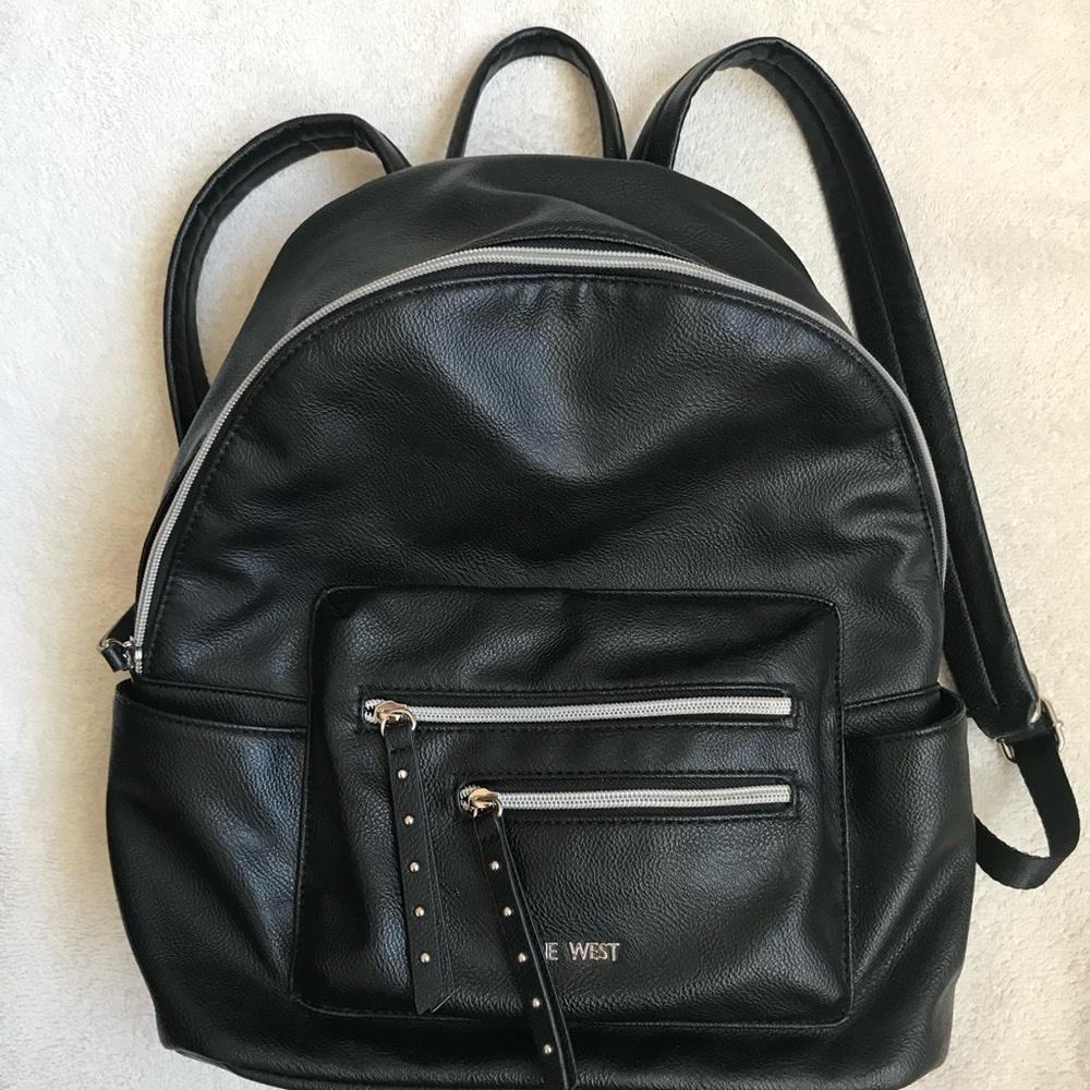 Black leather Nine West Backpack - Picture 2 of 8